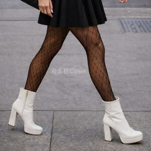 Guess BYRA Women’s Platform Block Heel Ankle Boots Ivory Patent, Size 10M NIB